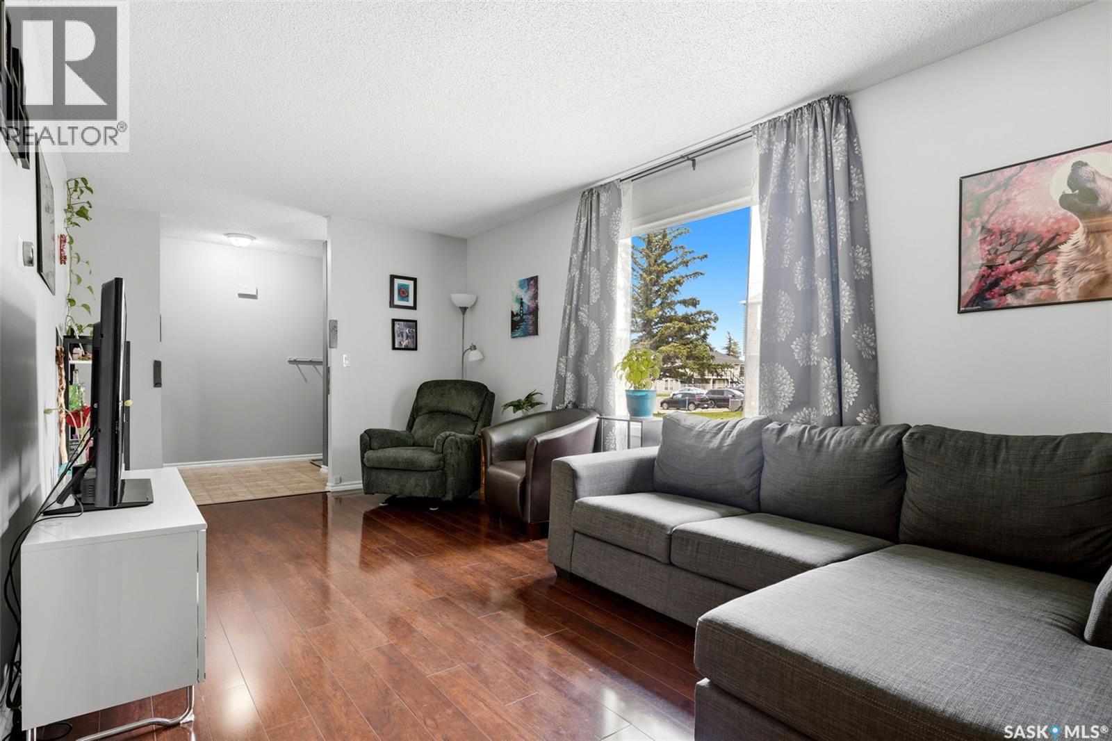 4168 Castle Road, Regina, Saskatchewan  S4S 4T2 - Photo 4 - SK045358