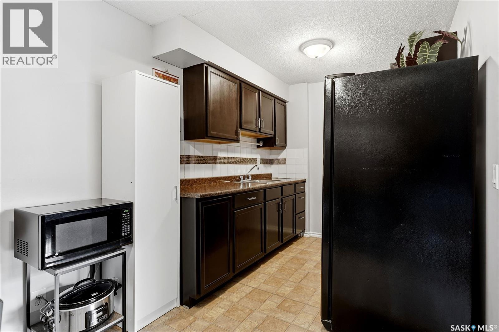 4168 Castle Road, Regina, Saskatchewan  S4S 4T2 - Photo 8 - SK045358