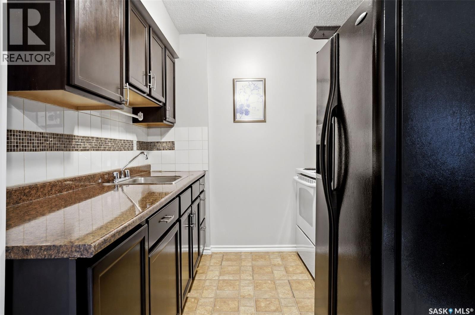 4168 Castle Road, Regina, Saskatchewan  S4S 4T2 - Photo 9 - SK045358