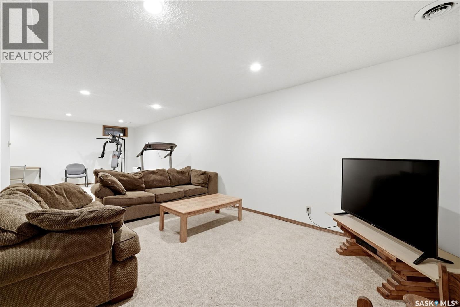2118 Elderkin Drive E, Regina, Saskatchewan  S4V 1N7 - Photo 25 - SK045356