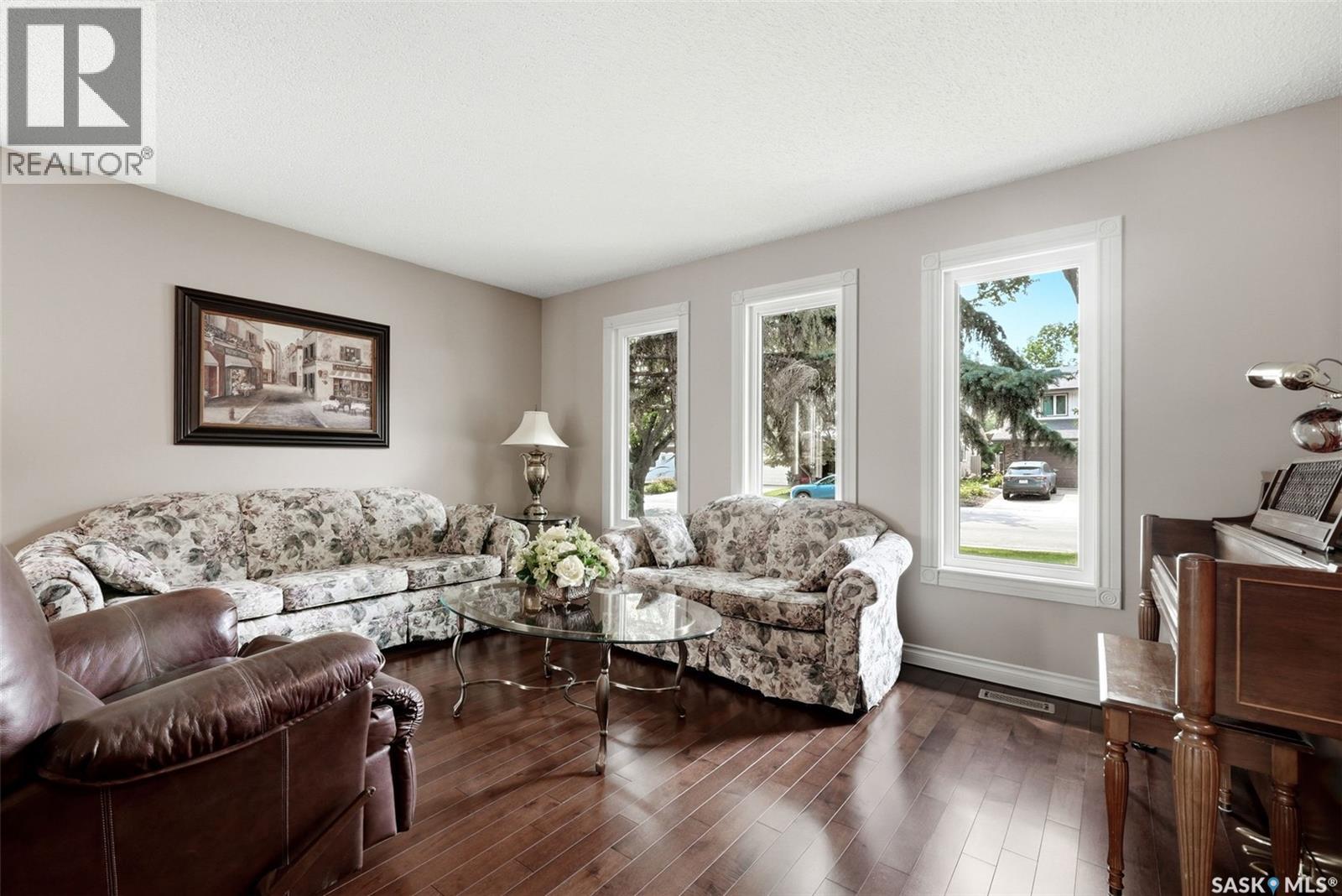 2118 Elderkin Drive E, Regina, Saskatchewan  S4V 1N7 - Photo 4 - SK045356