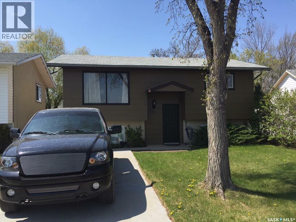 581 3rd Street W, Shaunavon, Saskatchewan  S0N 2M0 - Photo 1 - SK045355