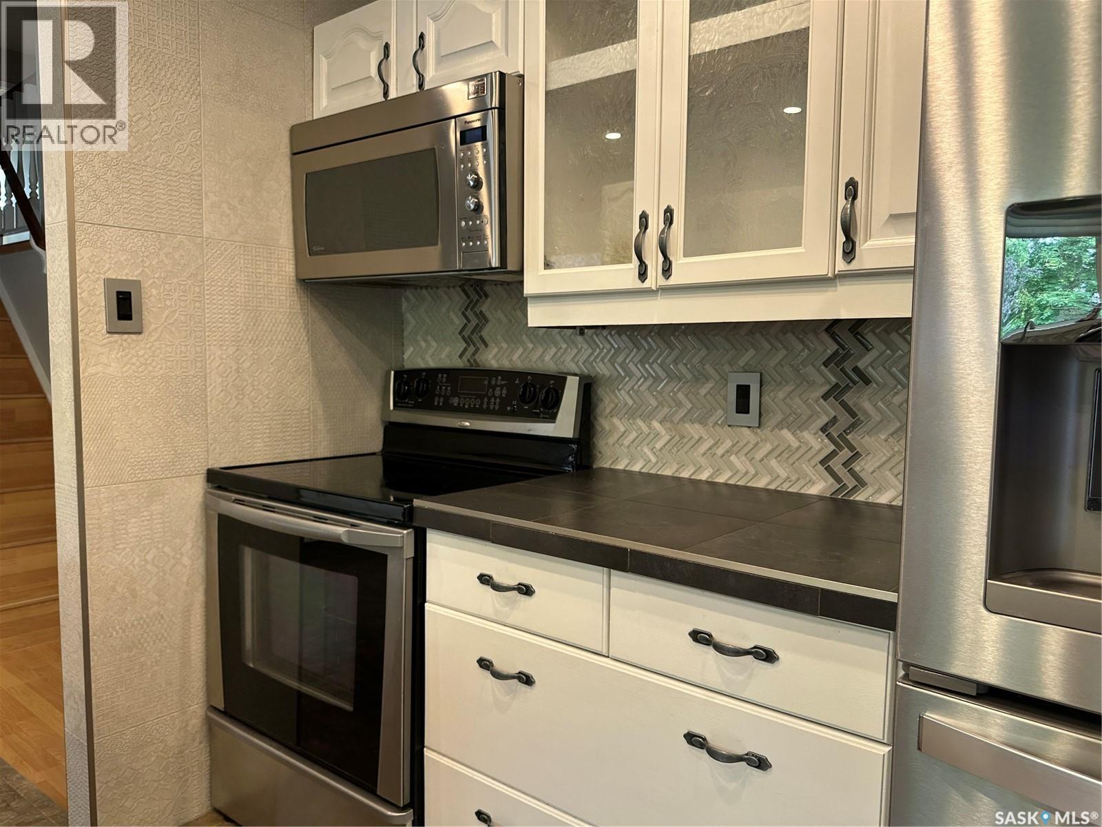 815 Douglas Road, Weyburn, Saskatchewan  S4H 2M9 - Photo 17 - SK045257