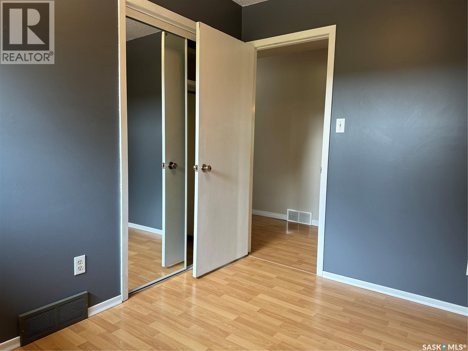 815 Douglas Road, Weyburn, Saskatchewan  S4H 2M9 - Photo 21 - SK045257