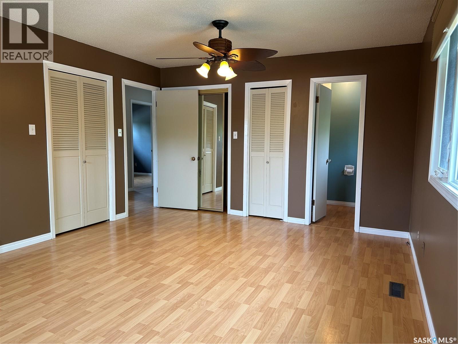 815 Douglas Road, Weyburn, Saskatchewan  S4H 2M9 - Photo 27 - SK045257