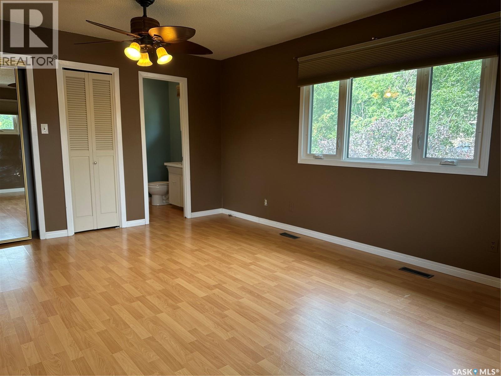 815 Douglas Road, Weyburn, Saskatchewan  S4H 2M9 - Photo 28 - SK045257