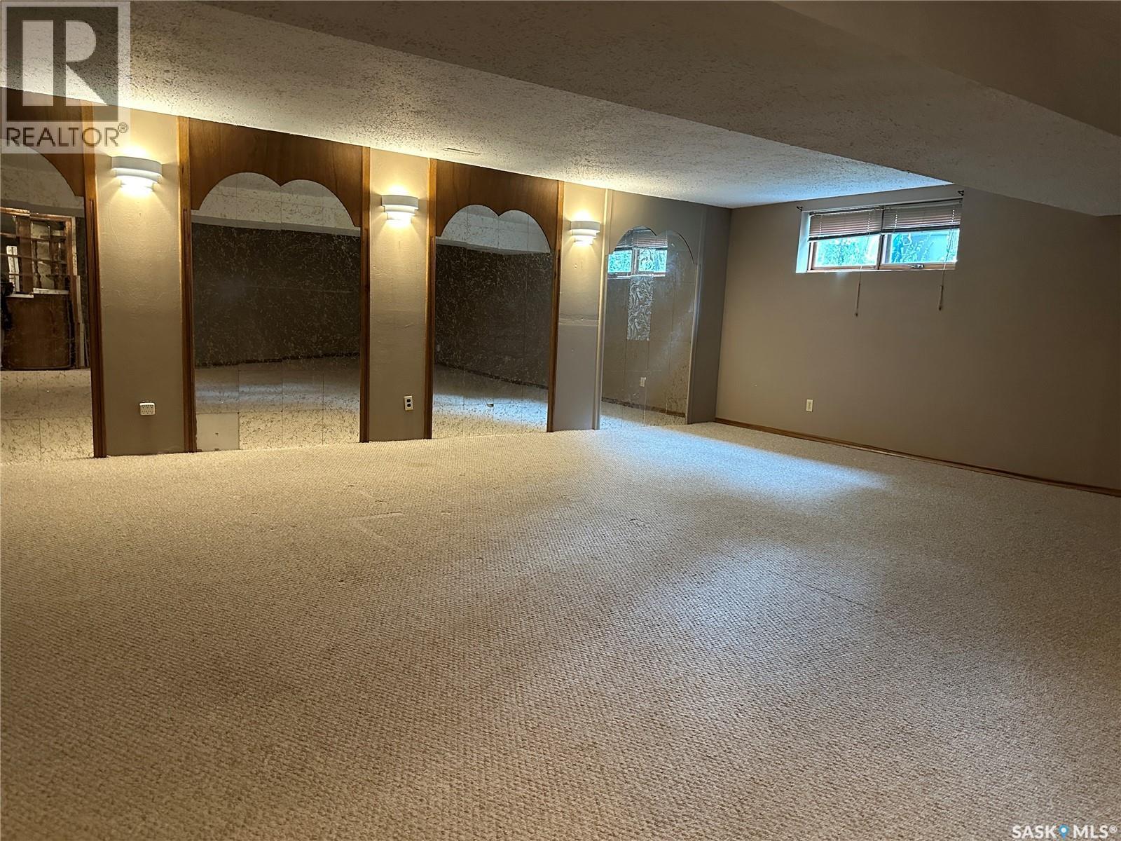 815 Douglas Road, Weyburn, Saskatchewan  S4H 2M9 - Photo 31 - SK045257