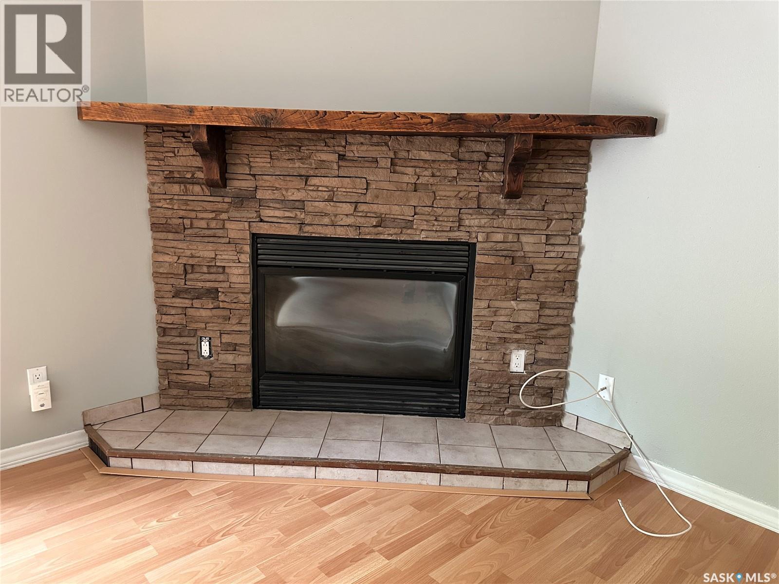 815 Douglas Road, Weyburn, Saskatchewan  S4H 2M9 - Photo 5 - SK045257