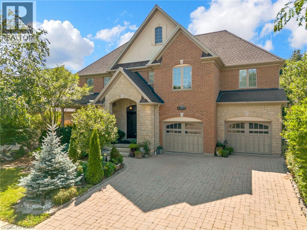 32 PENNSYLVANIA Crescent, Kitchener, Ontario