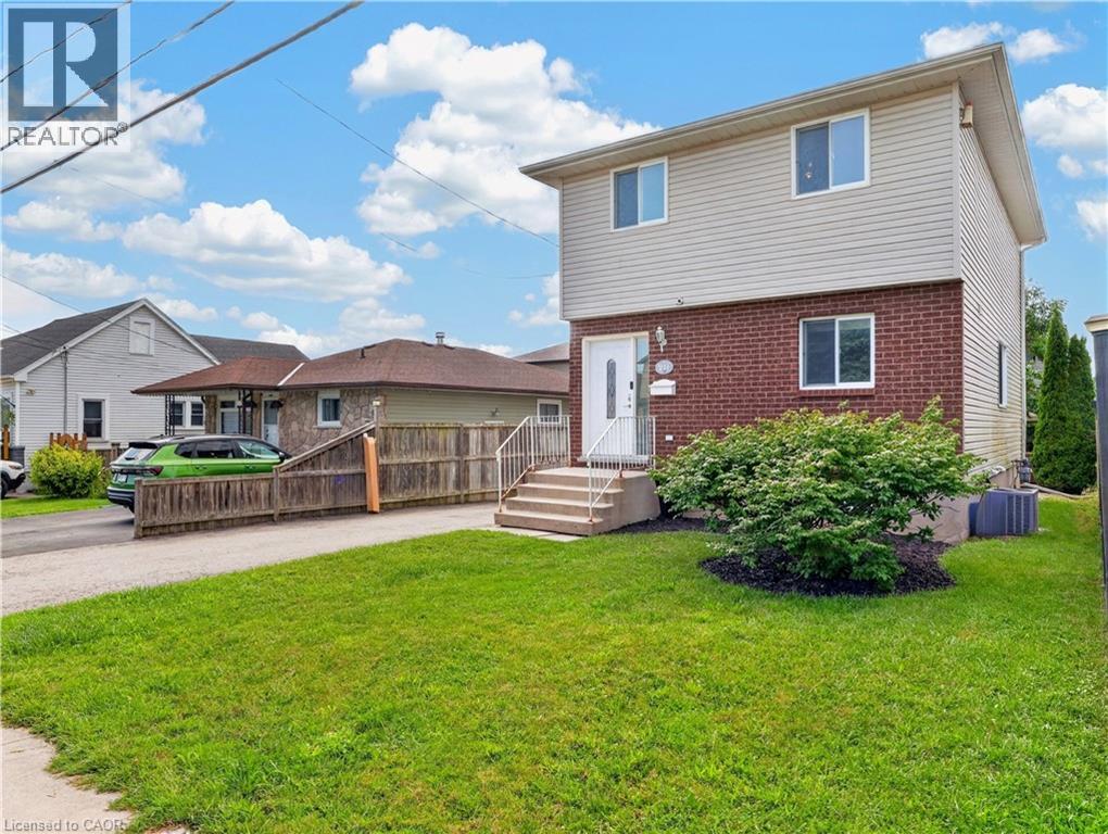 211 Morton Street, Thorold, Ontario  L2V 1C8 - Photo 3 - 40855341