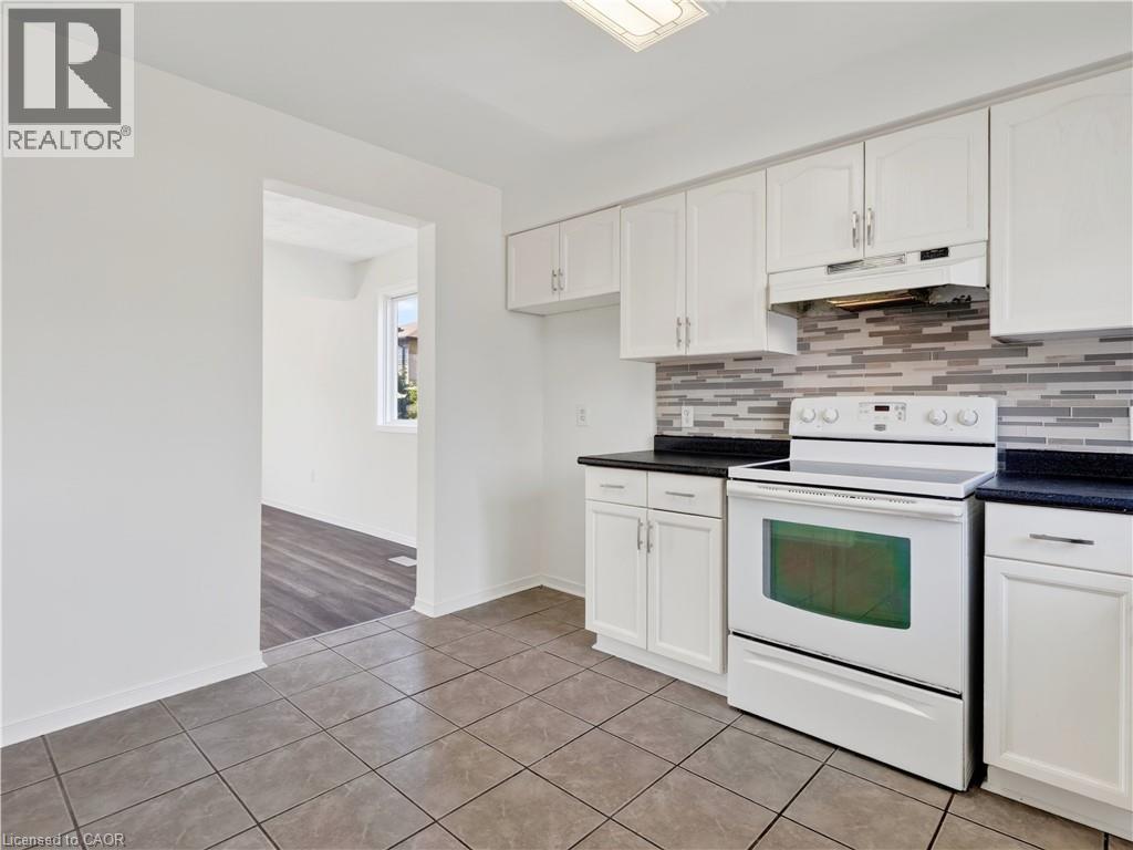 211 Morton Street, Thorold, Ontario  L2V 1C8 - Photo 13 - 40855341