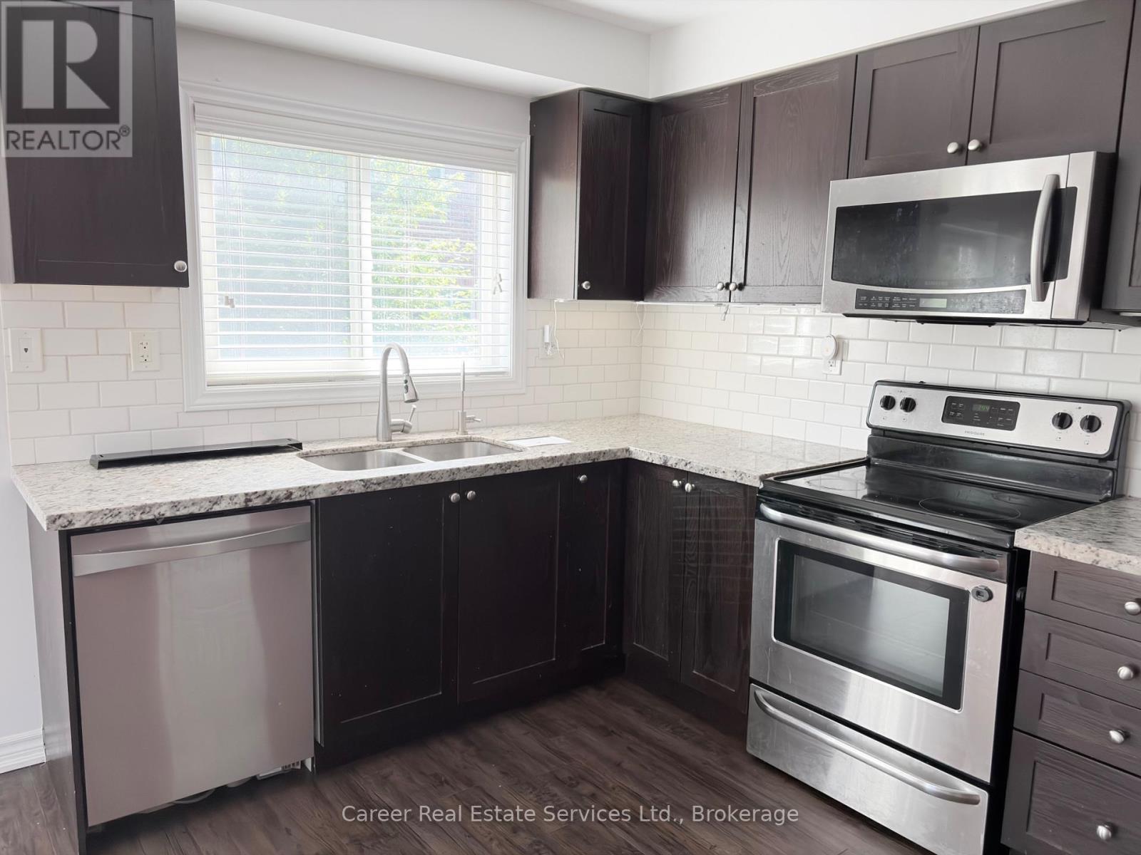 7 Ken Bromley Lane, Clarington, Ontario L1C 0S4 - Photo 4 - E13606742
