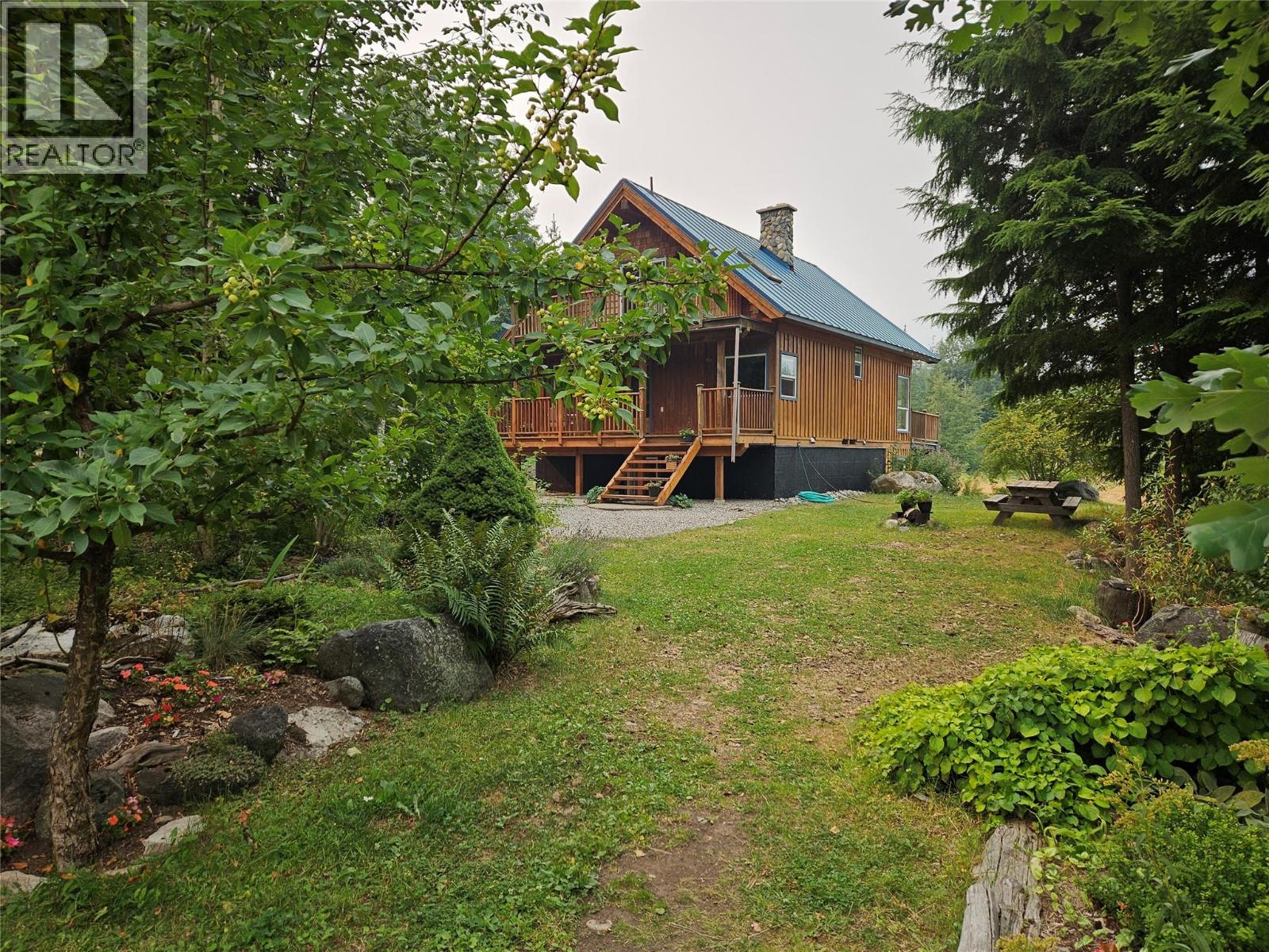 325 EAST WILSON CREEK  E Road, Rosebery, British Columbia