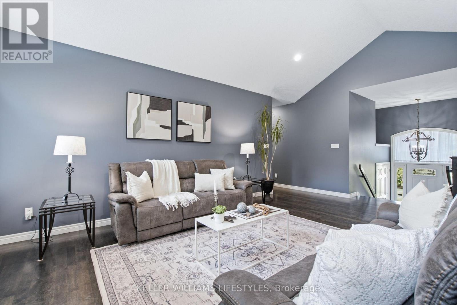 553 Juliana Drive, Strathroy-Caradoc, Ontario  N0L 1W0 - Photo 6 - X13667396