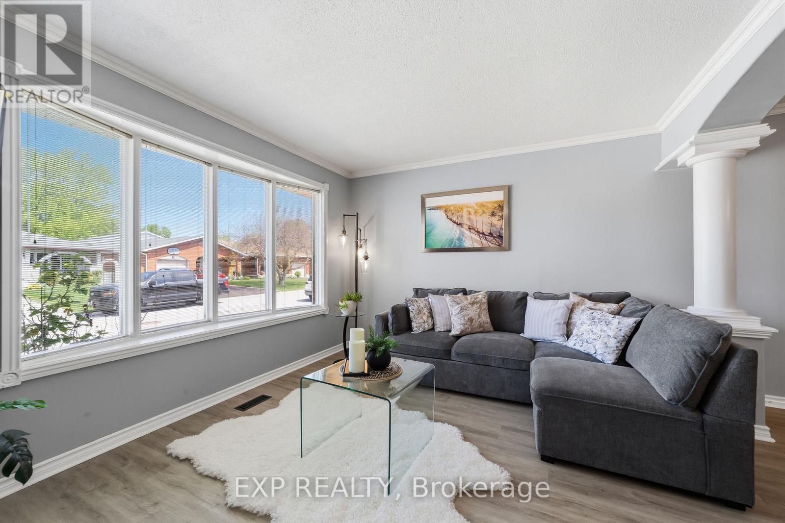 56 Classic Crescent, London East, Ontario  N5W 5T8 - Photo 4 - X13667490