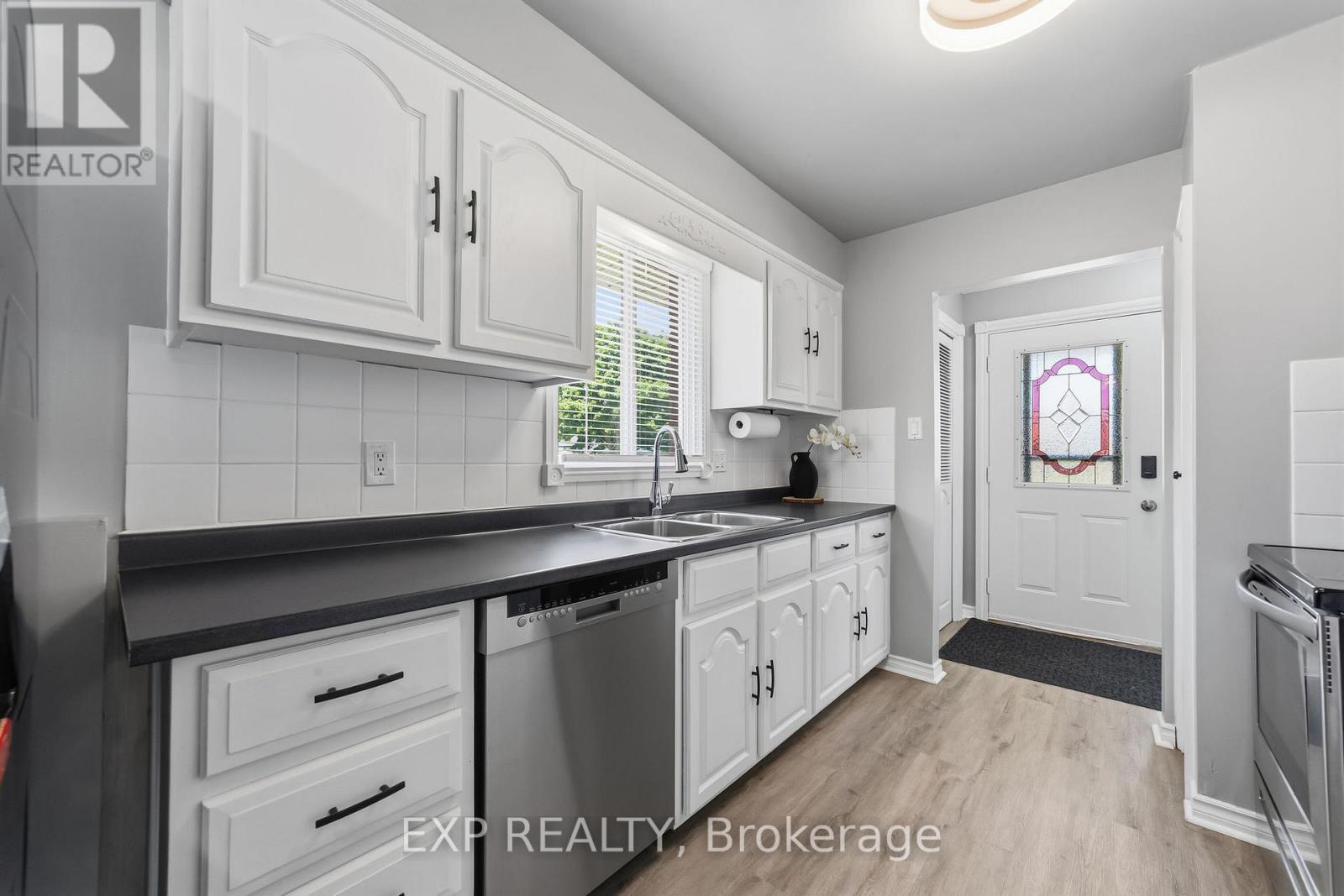 56 Classic Crescent, London East, Ontario  N5W 5T8 - Photo 8 - X13667490