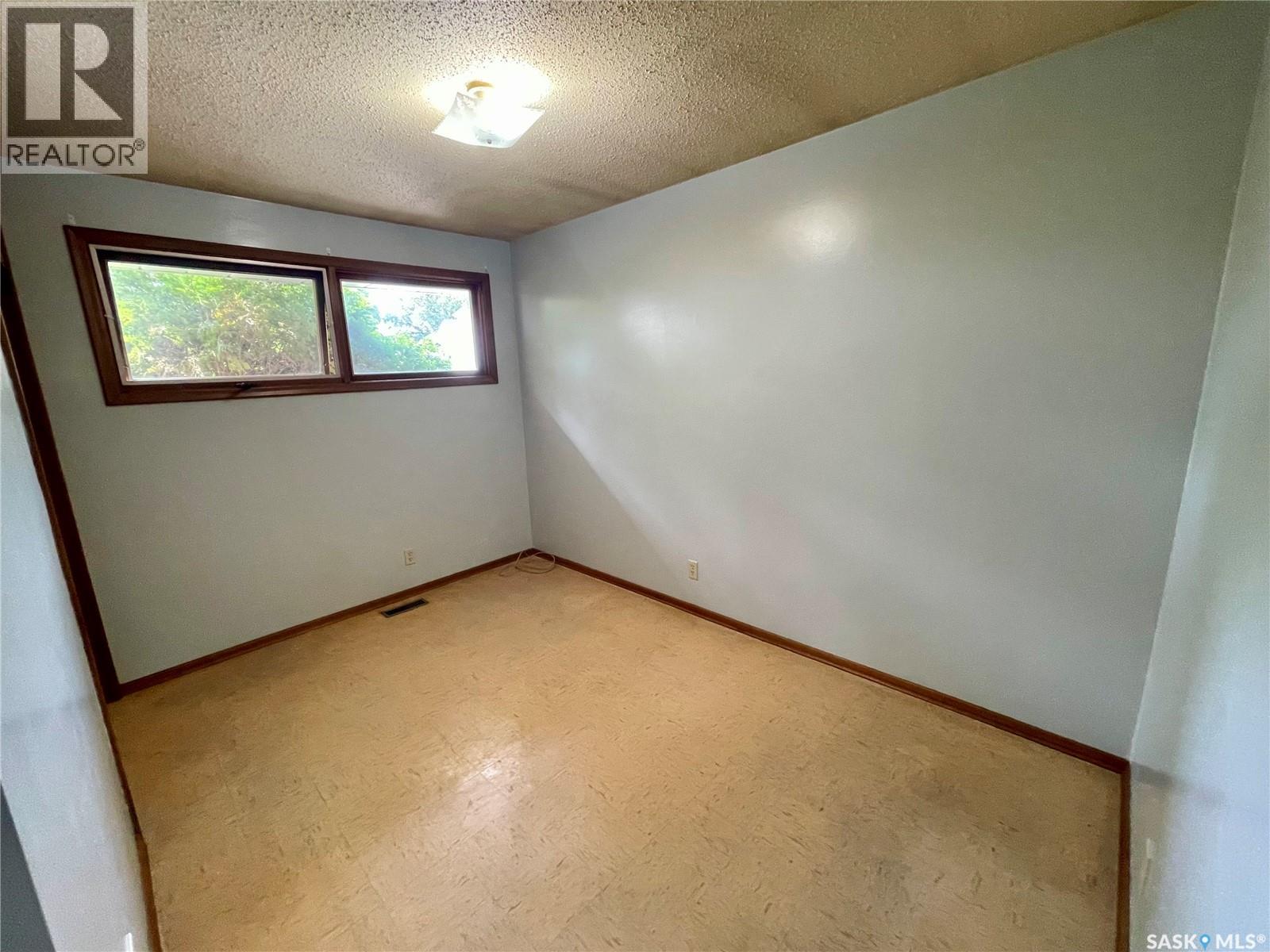 206 Mcintosh Street N, Regina, Saskatchewan  S4R 4Z9 - Photo 14 - SK044798