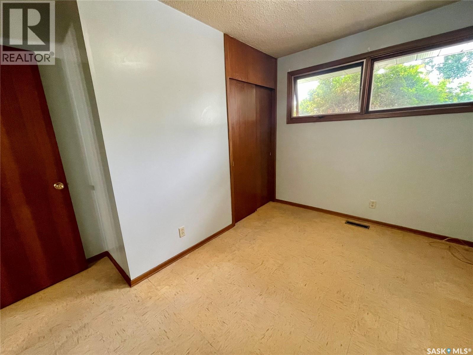 206 Mcintosh Street N, Regina, Saskatchewan  S4R 4Z9 - Photo 15 - SK044798