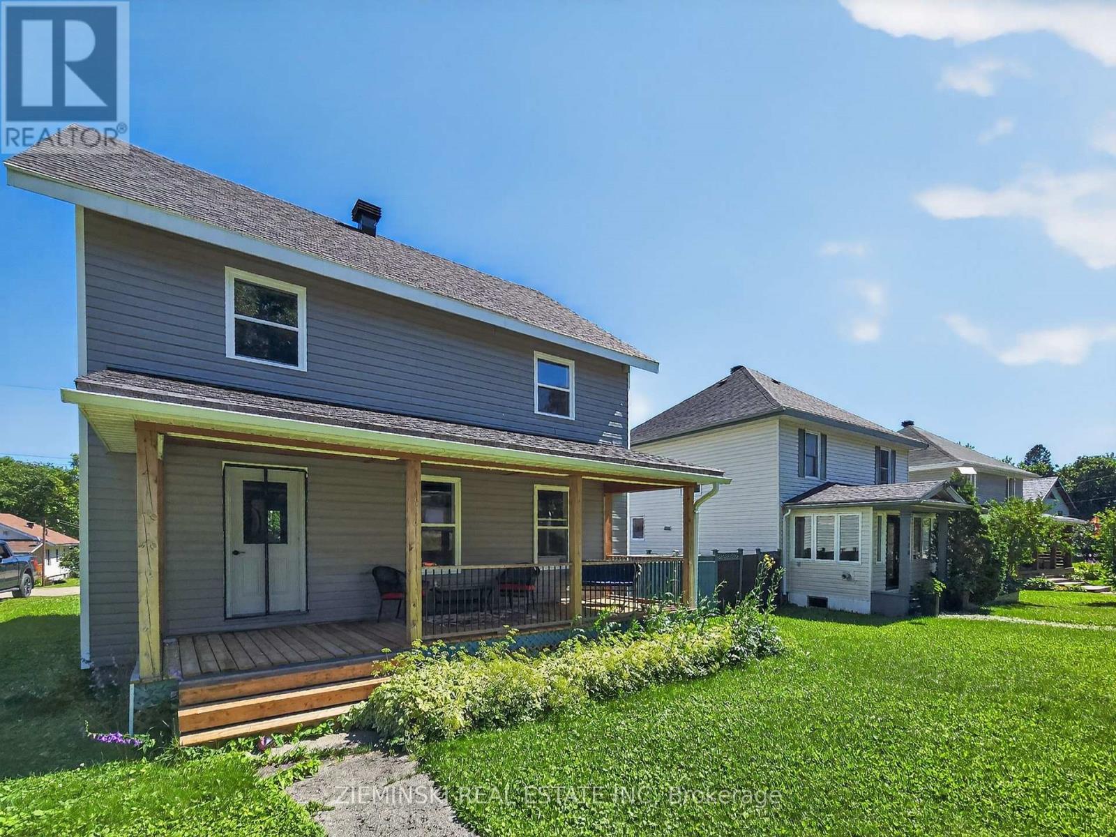 137 Cambridge Avenue, Iroquois Falls, Ontario  P0K 1E0 - Photo 1 - T13667296