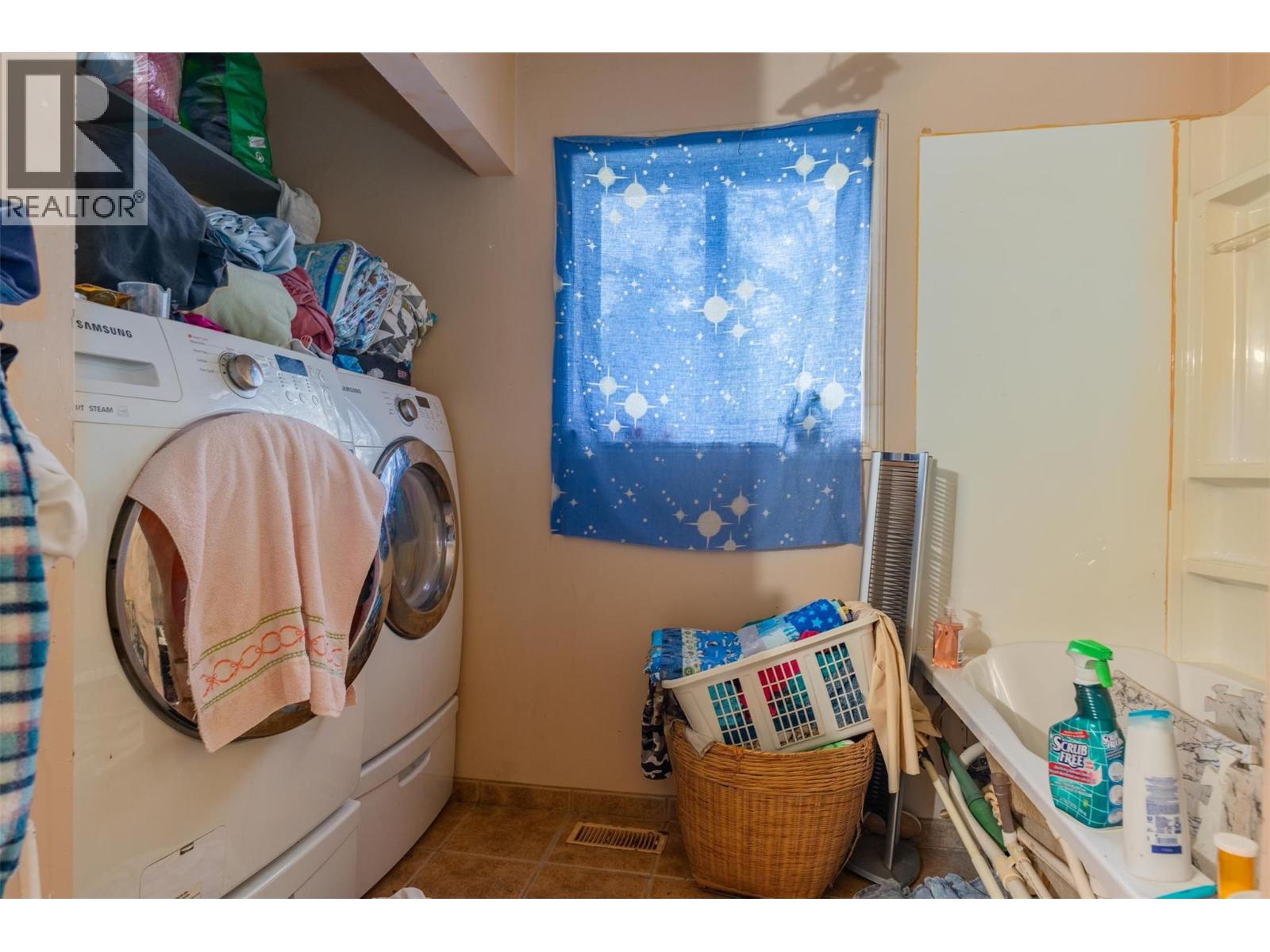 1976 Watson Lane, Fruitvale, British Columbia  V0G 1L1 - Photo 18 - 10367081