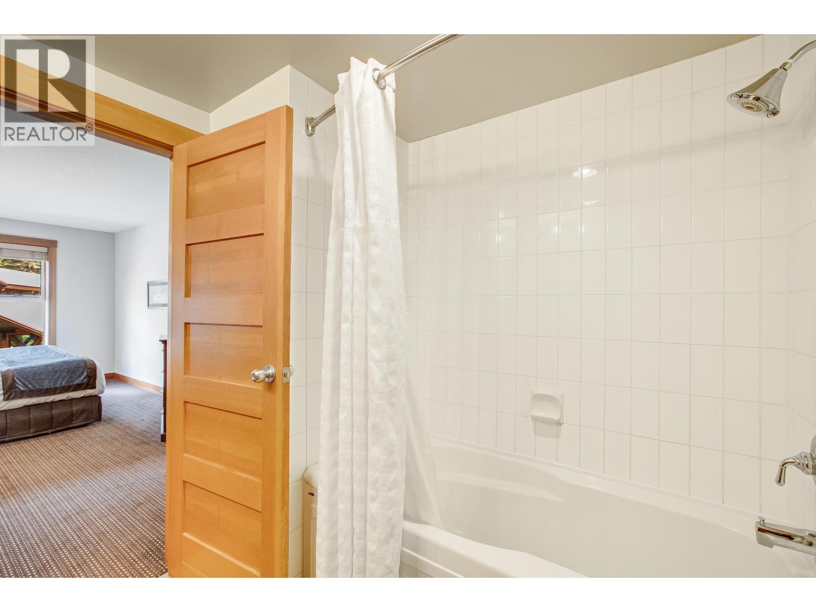 403d 2036 London Lane, Whistler, British Columbia  V8E 0N7 - Photo 18 - R3155003