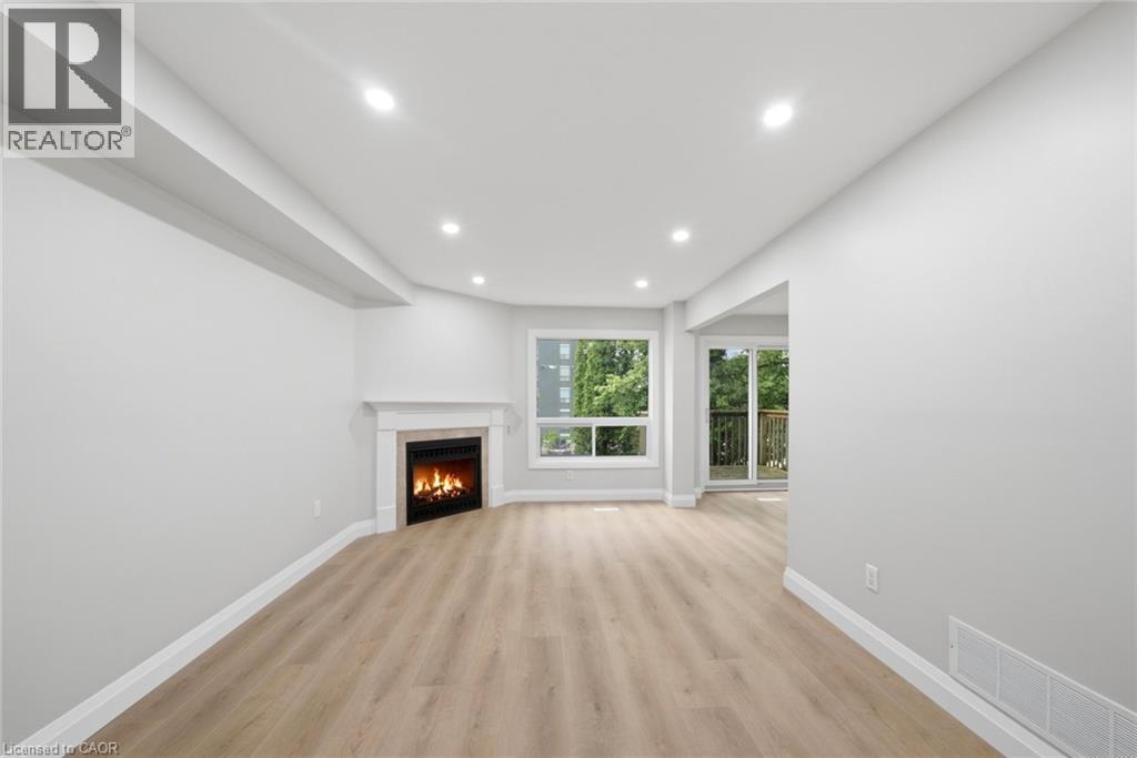 2155 Duncaster Drive Unit# 2, Burlington, Ontario  L7P 4R3 - Photo 4 - 40837903