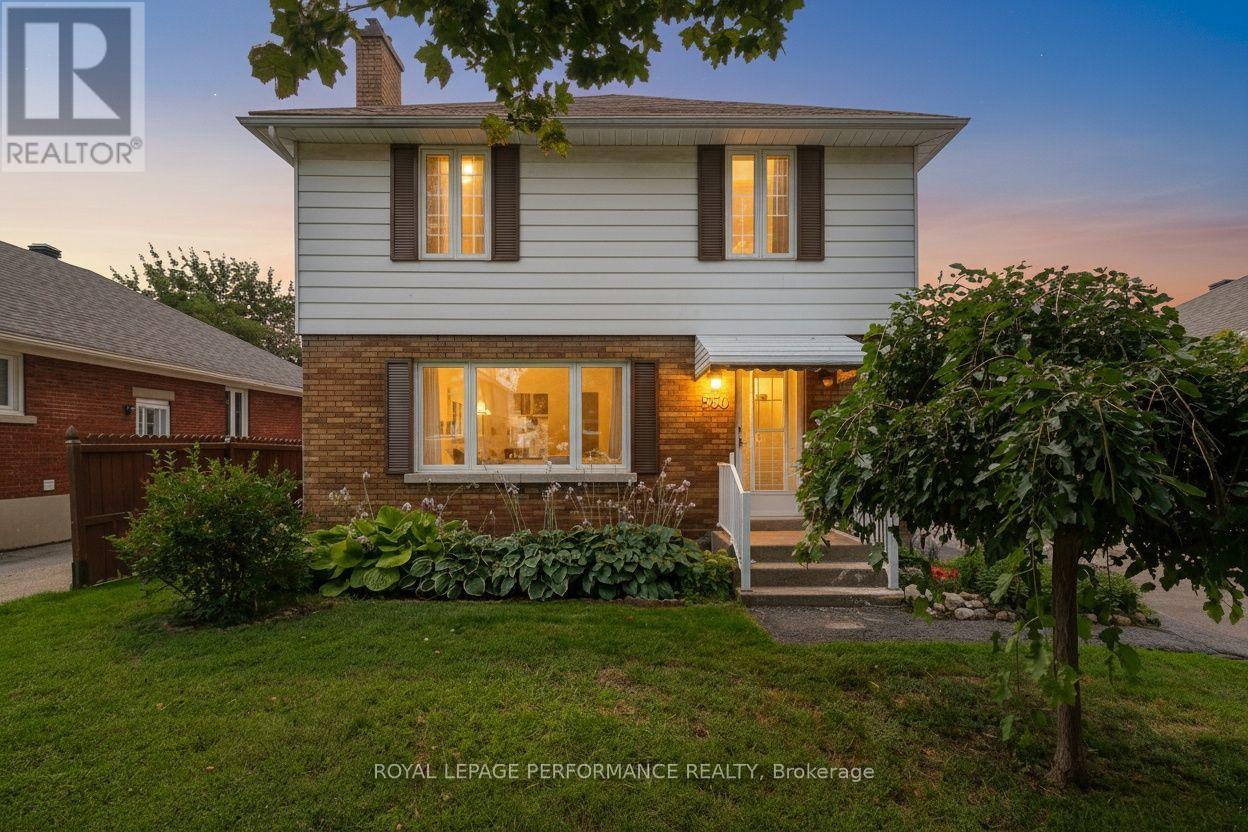550 WOLFFDALE CRESCENT, Ottawa, Ontario