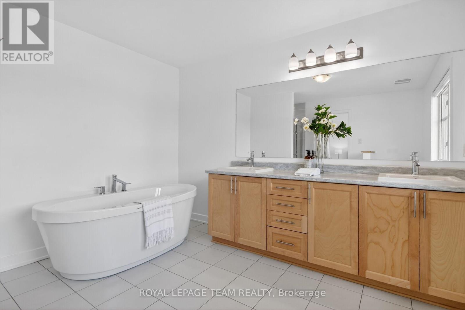 154 Winterhaven Drive, Ottawa, Ontario  K1W 0P1 - Photo 32 - X13667348