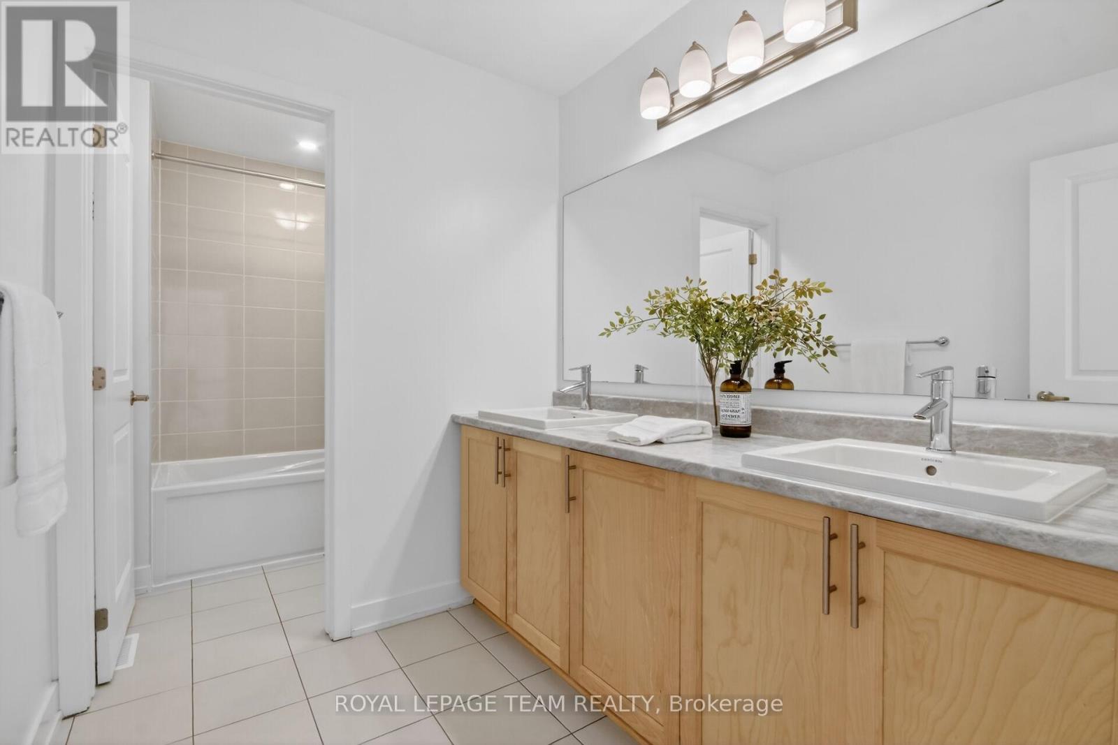 154 Winterhaven Drive, Ottawa, Ontario  K1W 0P1 - Photo 37 - X13667348