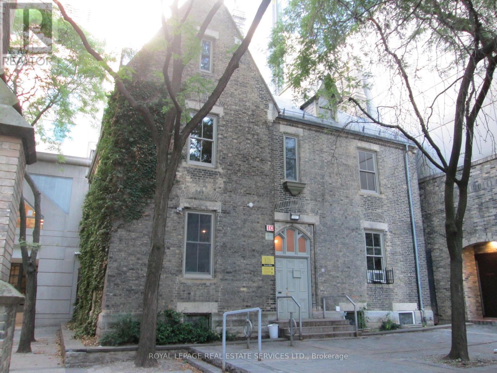 10 Trinity Square, Toronto, Ontario  M5G 1B1 - Photo 1 - C13667286