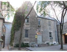 10 TRINITY SQUARE, Toronto, Ontario