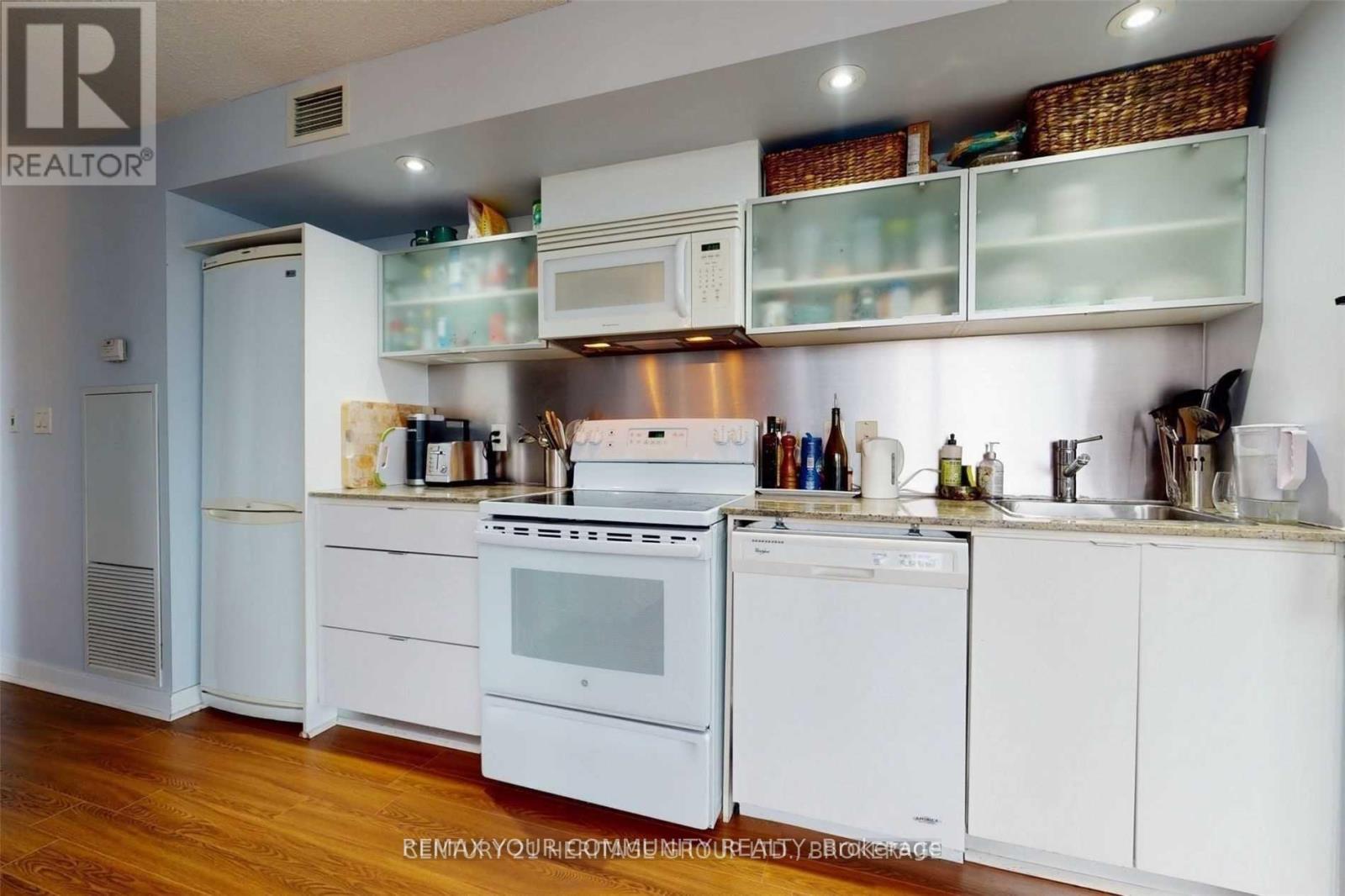 919 - 4k Spadina Avenue, Toronto, Ontario  M5V 3Y9 - Photo 14 - C13667494