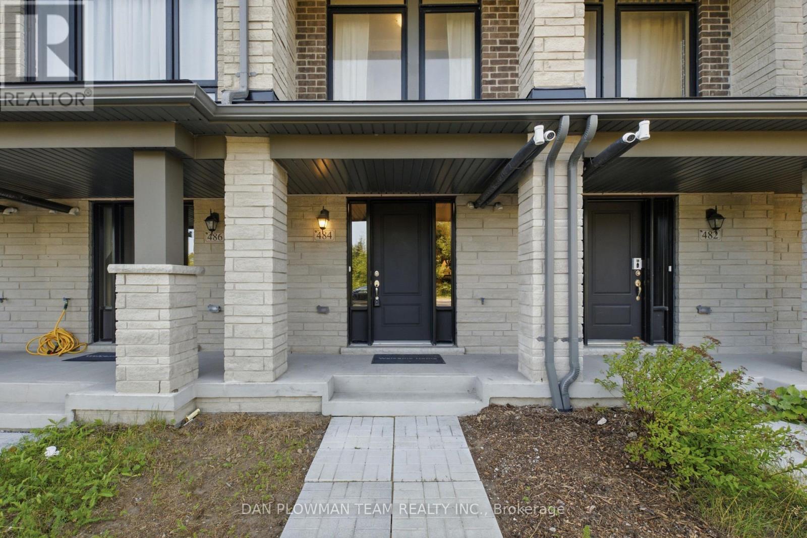 484 SALEM ROAD S, Ajax, Ontario