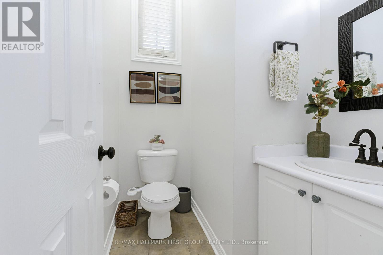 15 Hesham Drive, Whitby, Ontario  L1M 2J9 - Photo 6 - E13667518