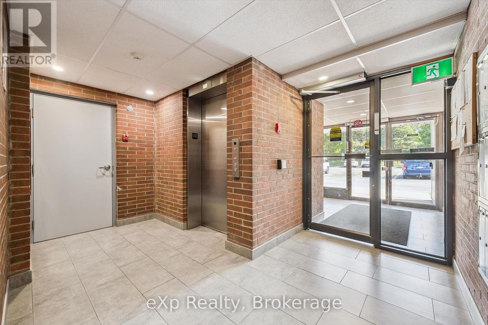 404 - 65 Silvercreek Parkway N, Guelph, Ontario N1H 7R9 - Photo 5 - X13667282
