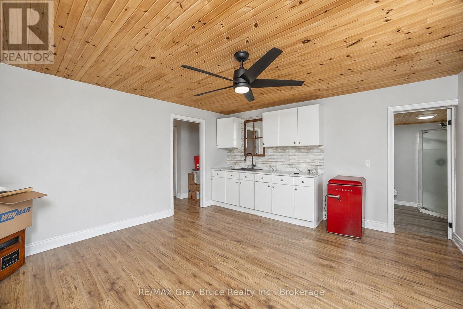 21571 Grey Rd 16 Road E, Georgian Bluffs, Ontario  N0H 2N0 - Photo 29 - X13667486