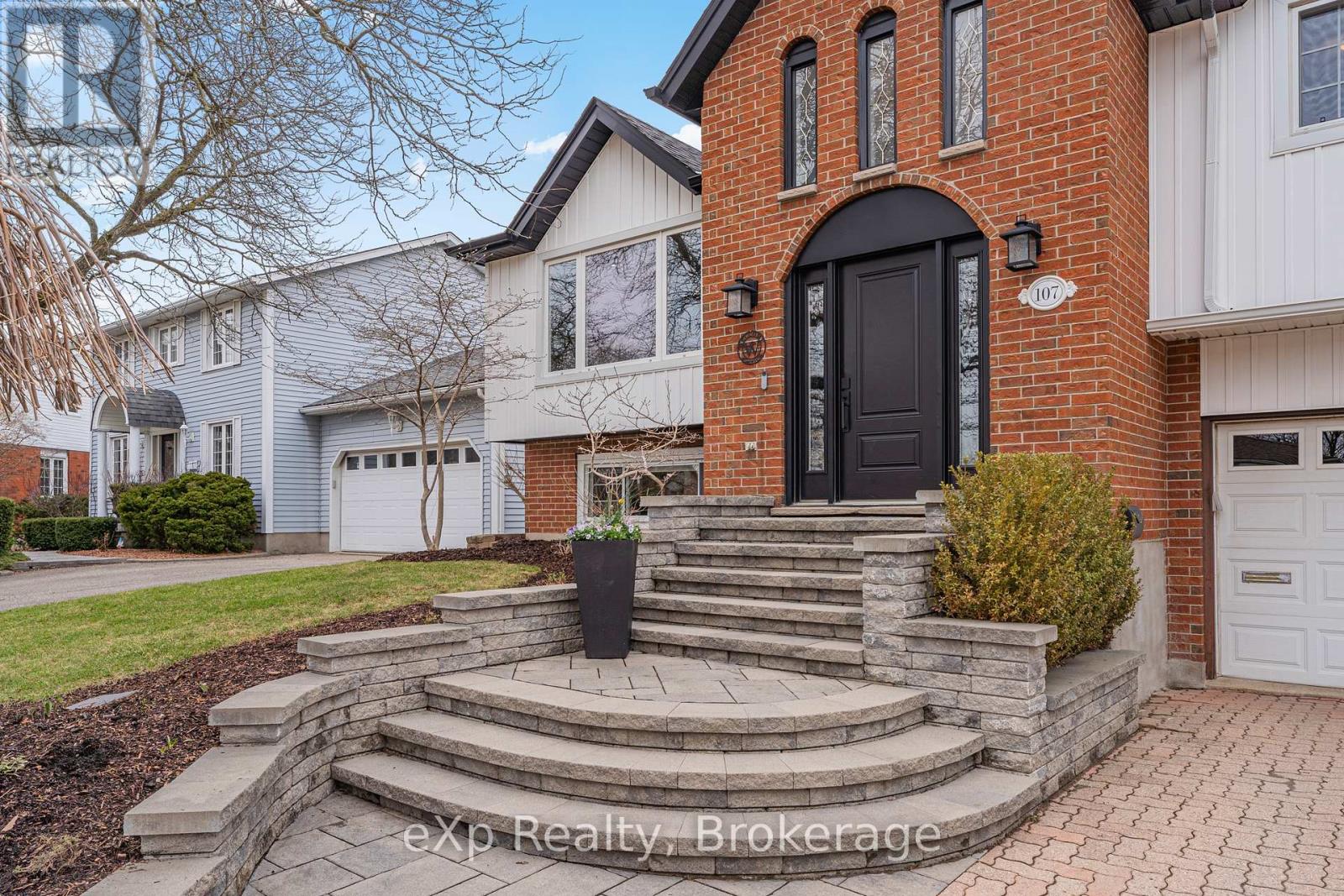 107 Woodborough Road, Guelph (Kortright West), Ontario  N1G 3L7 - Photo 2 - X13667508