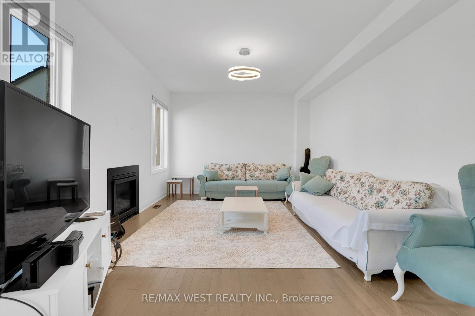 206 Dog Wood Boulevard, East Gwillimbury, Ontario  L9N 0X1 - Photo 4 - N13667394