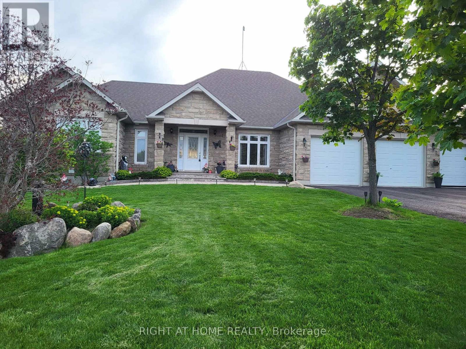 10 BROLLEY CRESCENT, Essa, Ontario