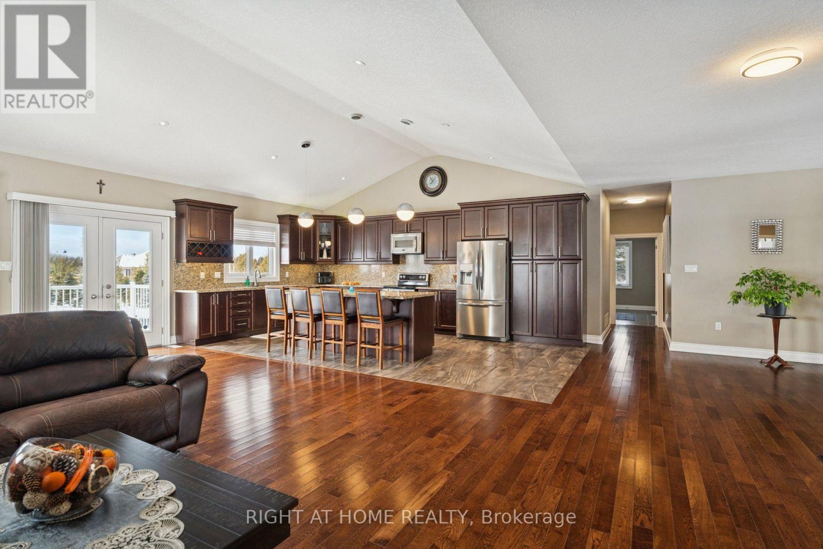 10 Brolley Crescent, Essa, Ontario  L0L 2N2 - Photo 10 - N13667506