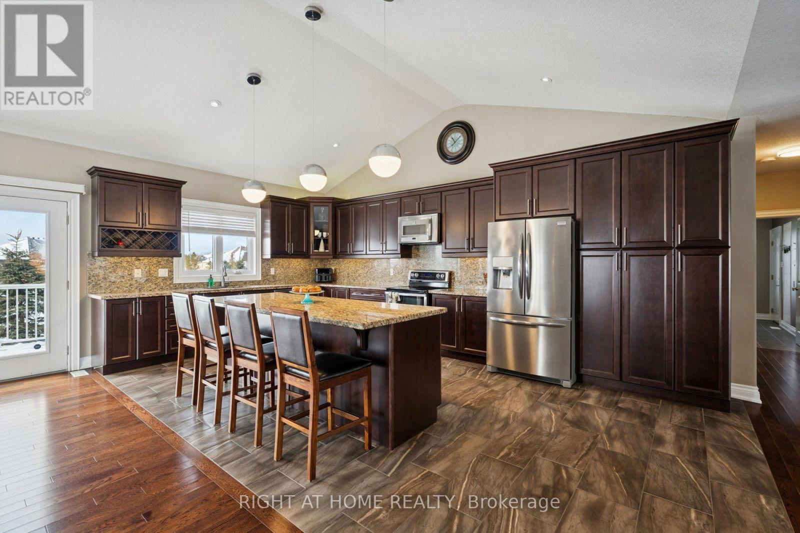 10 Brolley Crescent, Essa, Ontario  L0L 2N2 - Photo 15 - N13667506
