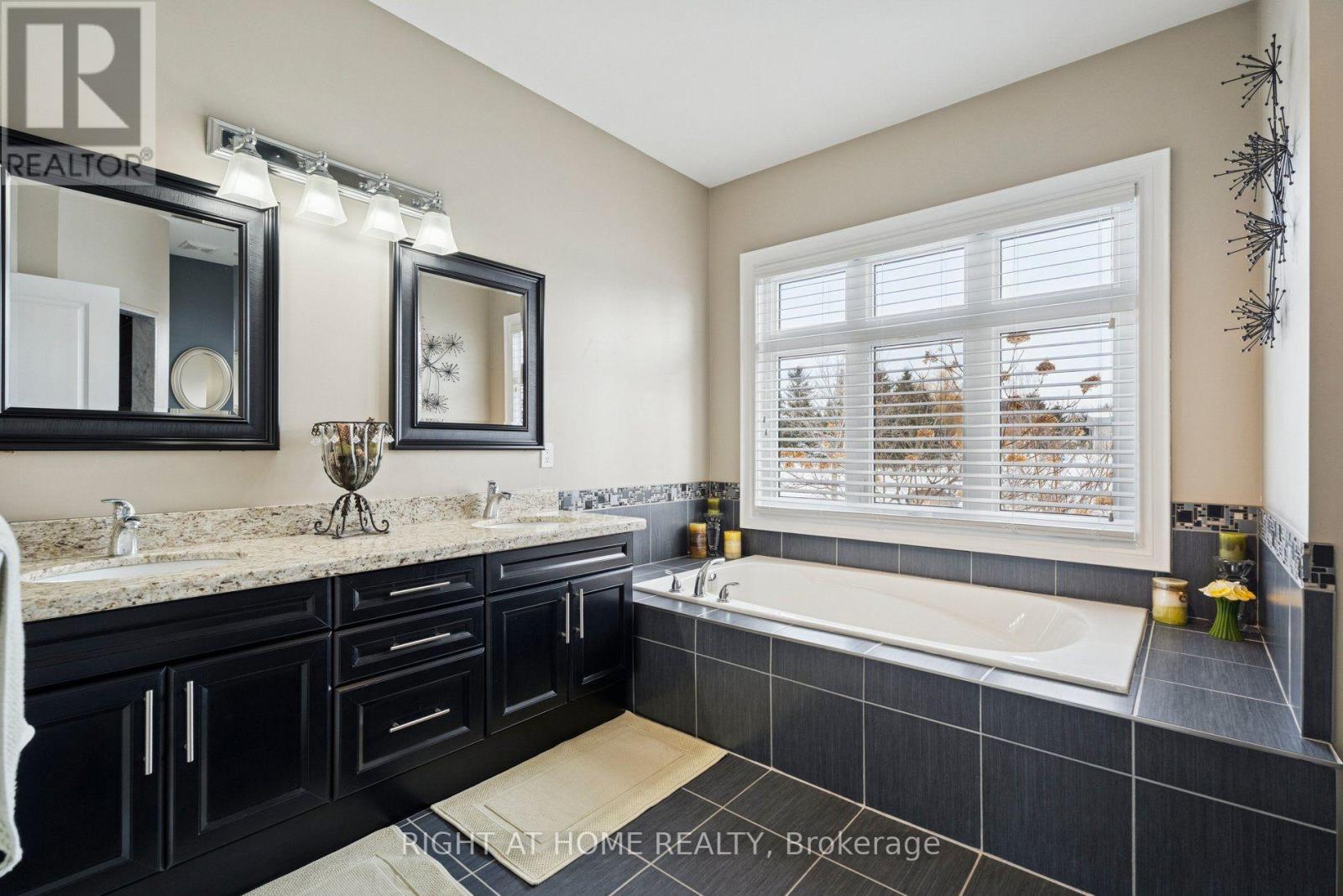 10 Brolley Crescent, Essa, Ontario  L0L 2N2 - Photo 22 - N13667506