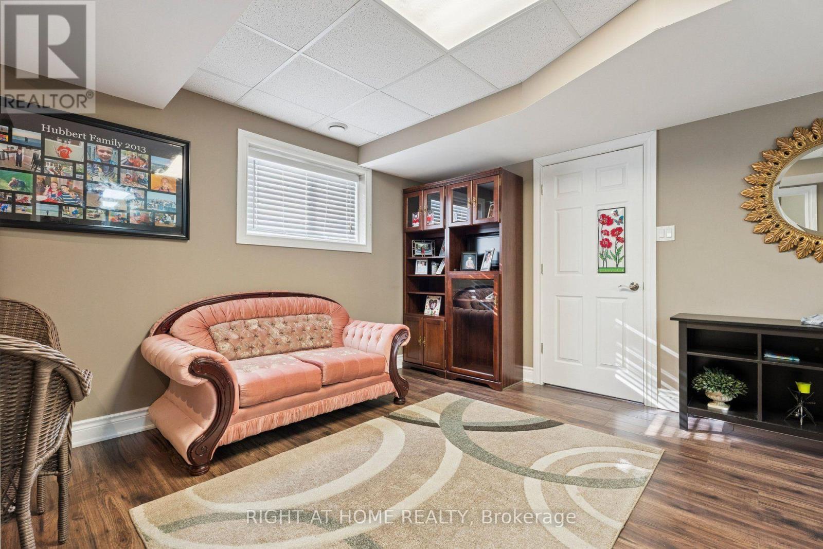 10 Brolley Crescent, Essa, Ontario  L0L 2N2 - Photo 29 - N13667506