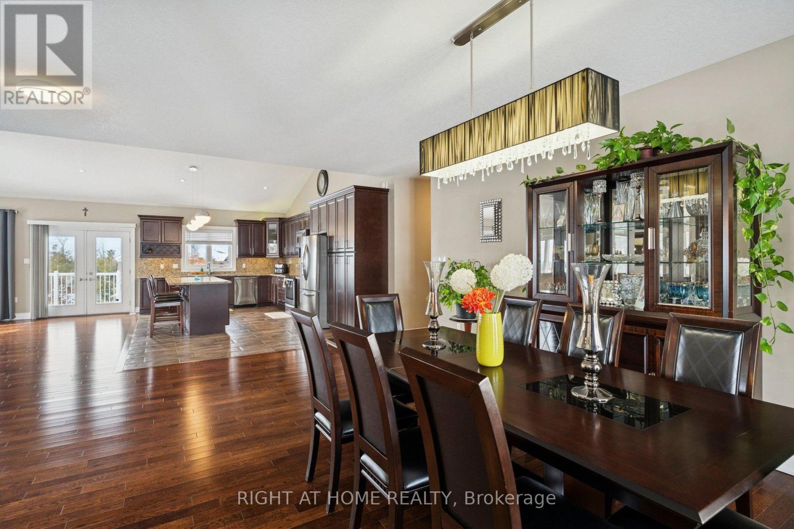 10 Brolley Crescent, Essa, Ontario  L0L 2N2 - Photo 8 - N13667506