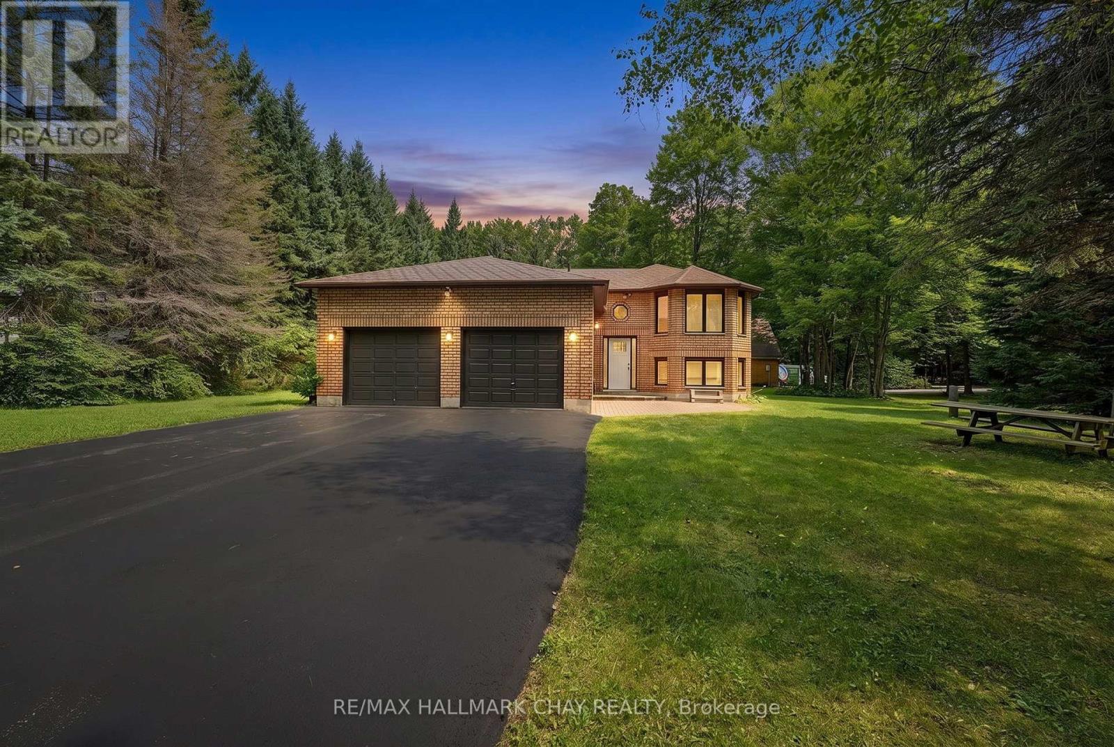 1091 Fox Farm Road, Springwater (Phelpston), Ontario  L0L 2K0 - Photo 1 - S13667242
