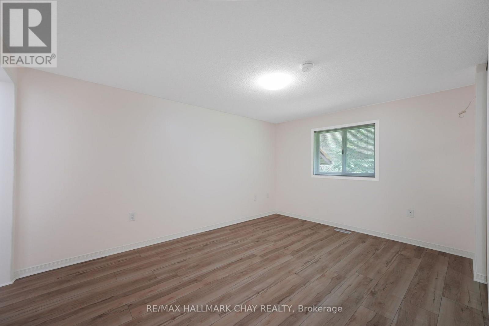 1091 Fox Farm Road, Springwater (Phelpston), Ontario  L0L 2K0 - Photo 10 - S13667242