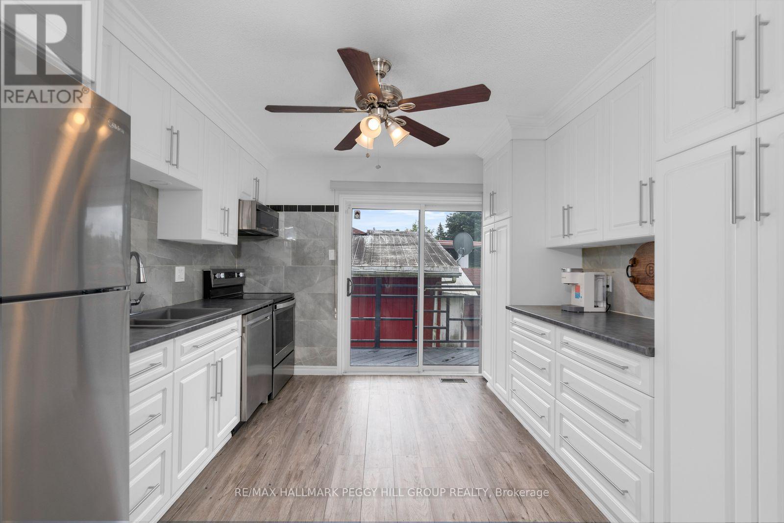 379 Wardell Street, Tay (Port Mcnicoll), Ontario  L0K 1R0 - Photo 4 - S13667354