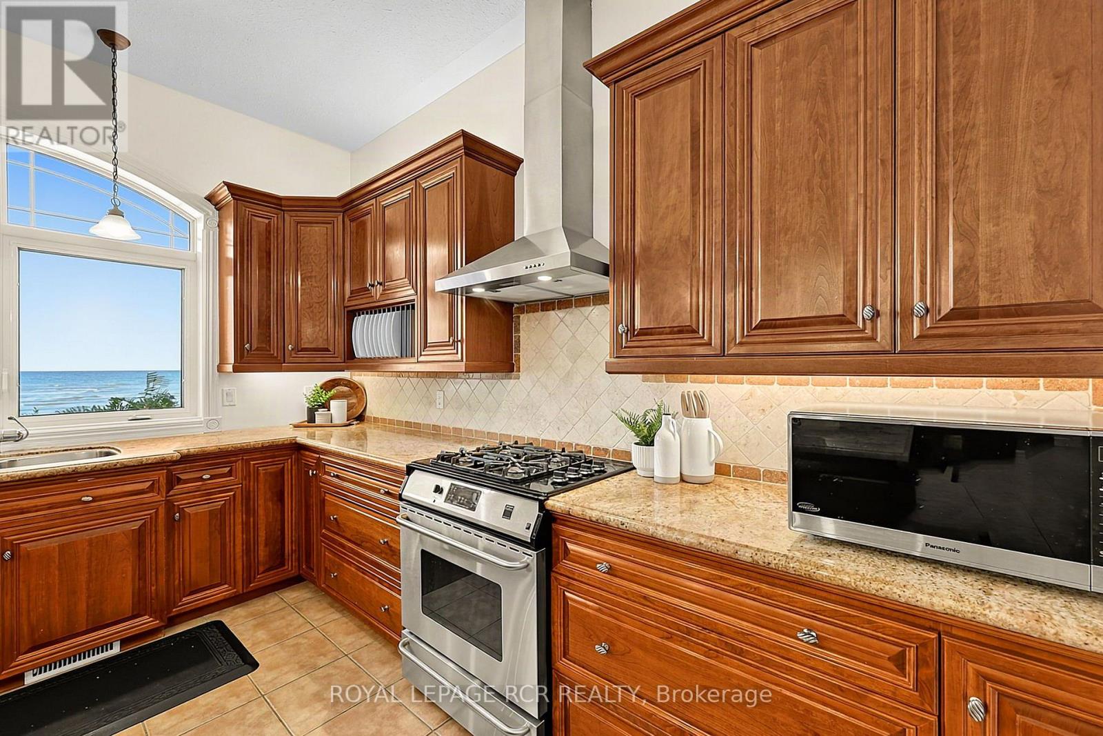 1068 Shore Lane, Wasaga Beach, Ontario  L9Z 2A1 - Photo 16 - S13667500