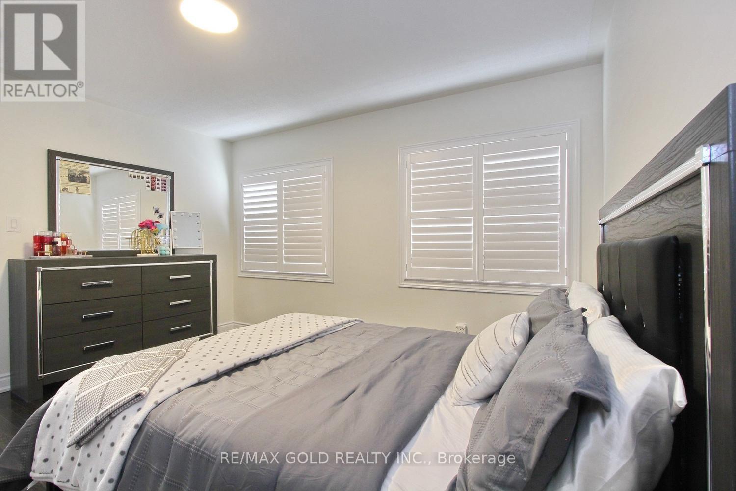 52 Bear Run Road, Brampton, Ontario  L6X 0E4 - Photo 35 - W13667288