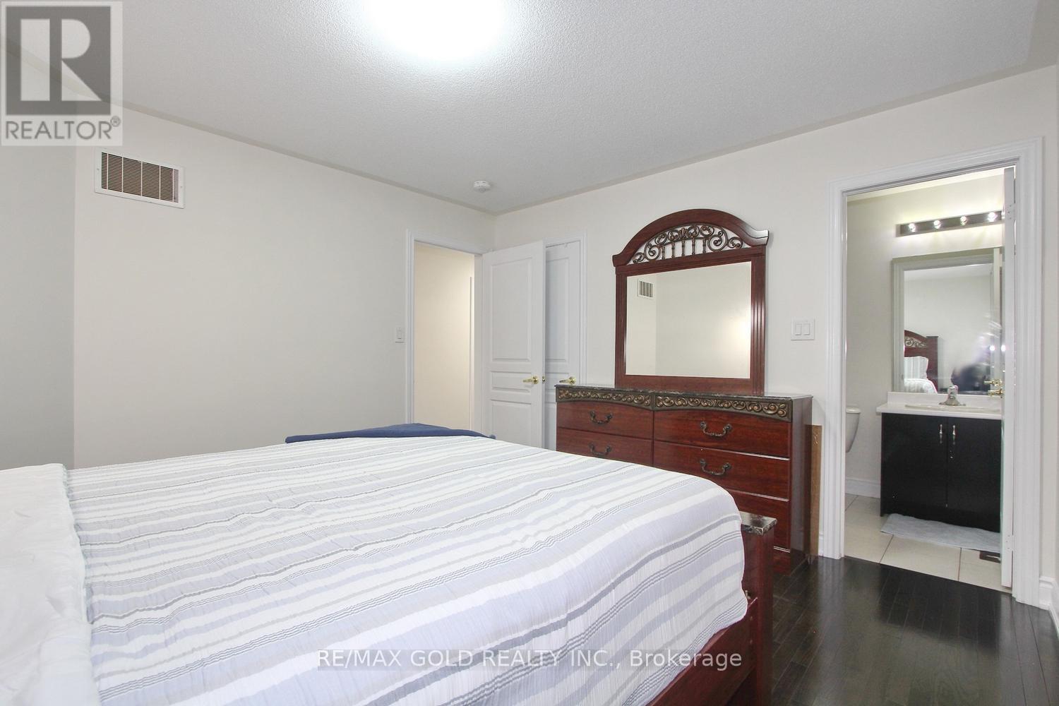 52 Bear Run Road, Brampton, Ontario  L6X 0E4 - Photo 37 - W13667288